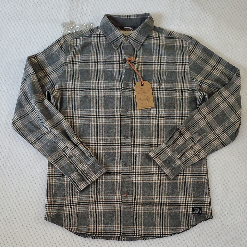 Classic Plaid Button-Down Shirt in Gray and White